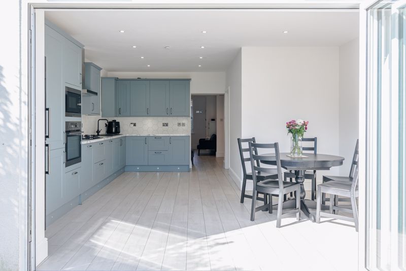 Kitchen- click for photo gallery